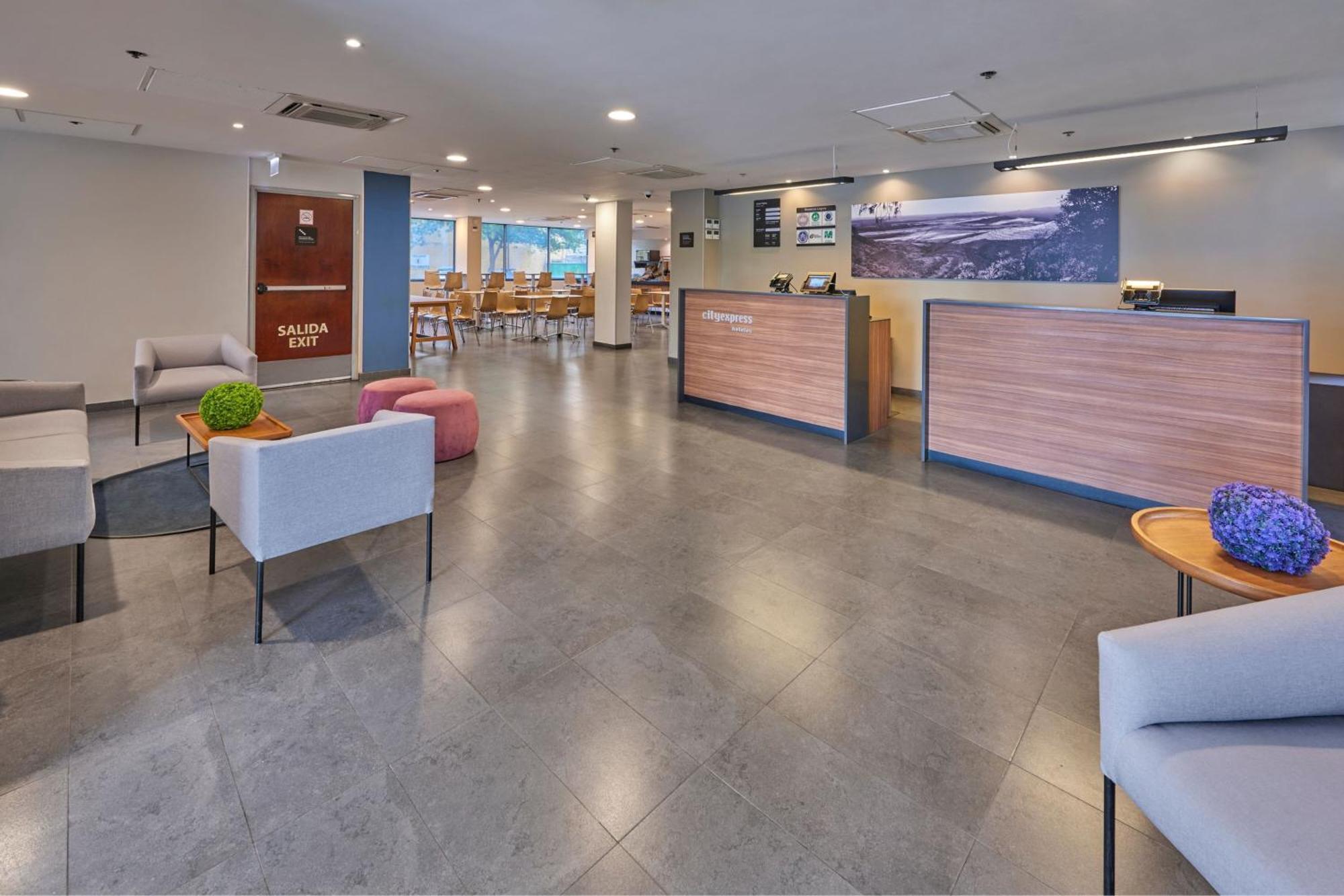 埃莫西约博览中心城市快捷酒店 外观 照片